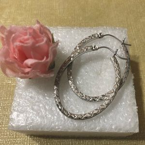 14kt White Gold Diamond Cut Etched Oval Hoop Earrings 35x28mm NEW!